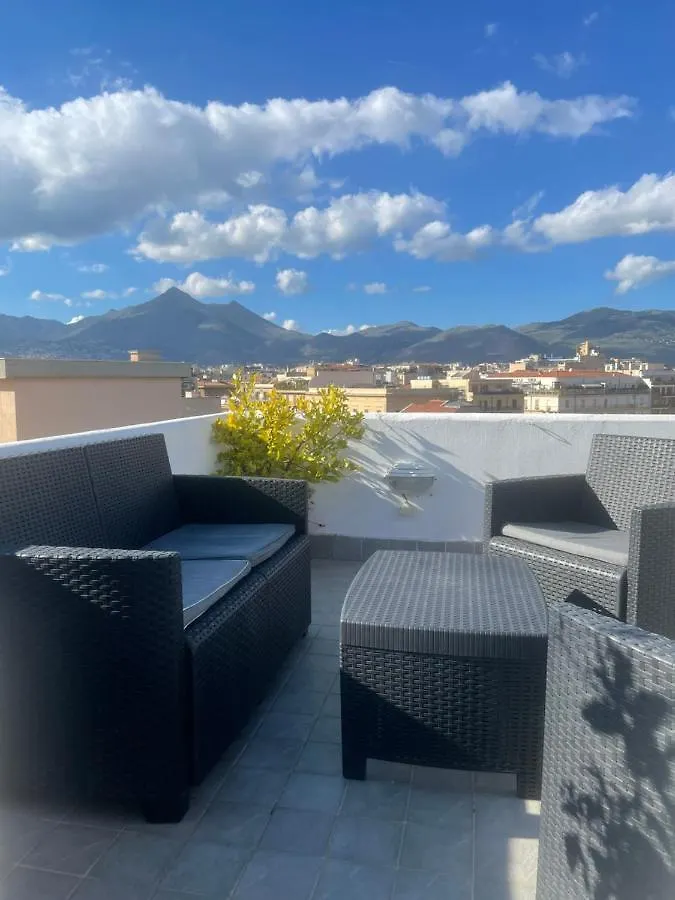 La Terrazza Su Palermo Bed and Breakfast 0*,  Italië